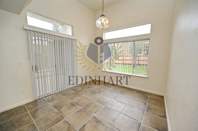 Building Photo - 2233 E Christopher Dr