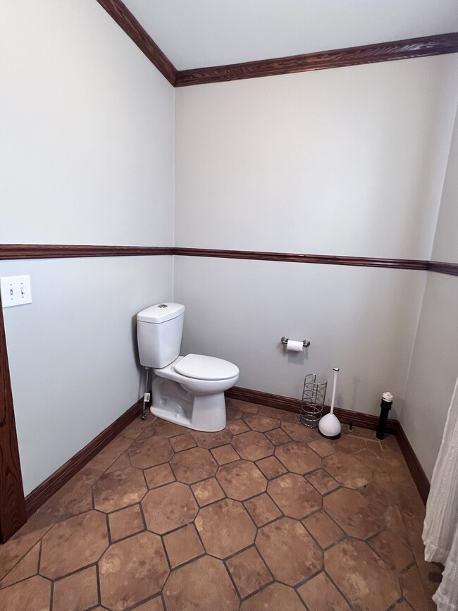 Main floor bathroom - 4301 Tejon St