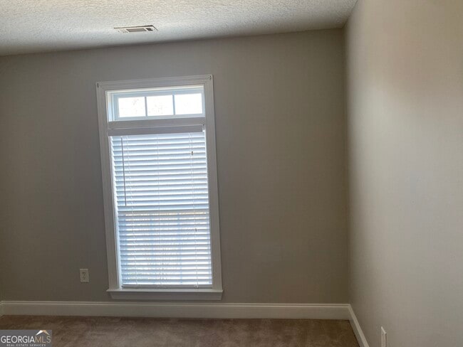 Building Photo - 44 Vaux Way