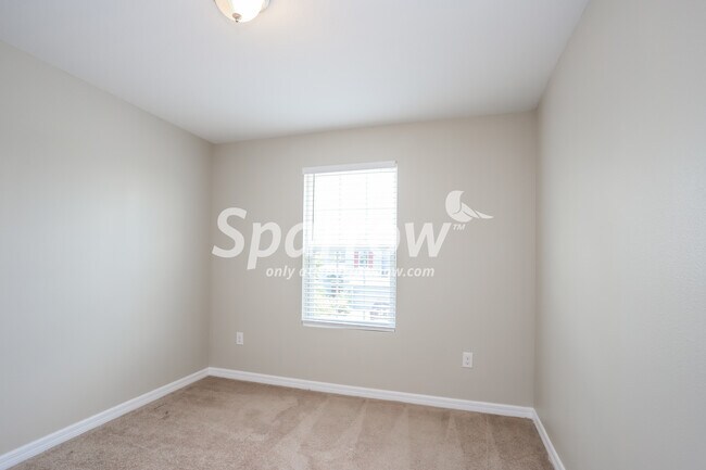 Building Photo - 18840 Deer Tracks Loop