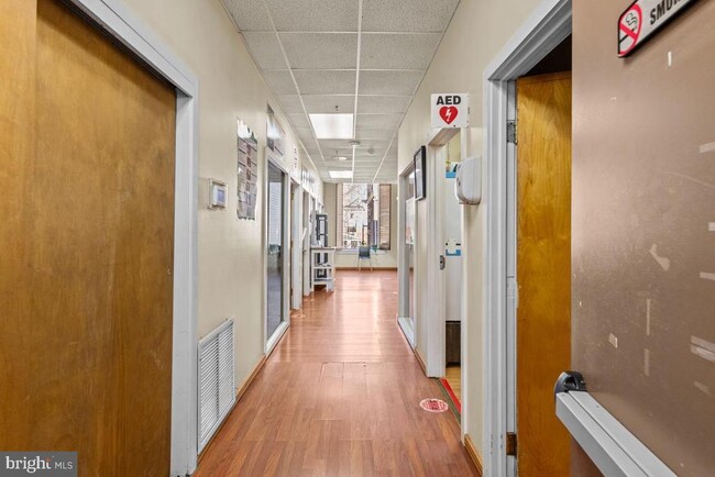 Building Photo - 525 Penn St