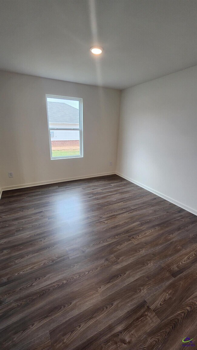 Building Photo - 502 Liberty Hall Dr