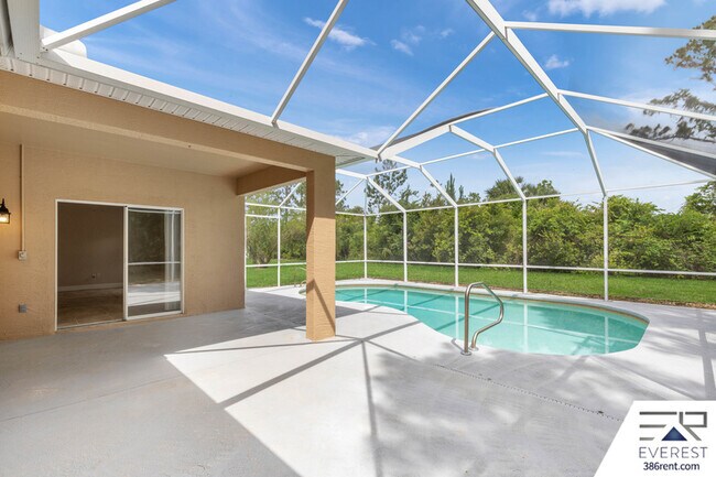 Building Photo - 16 Pinelynn Dr