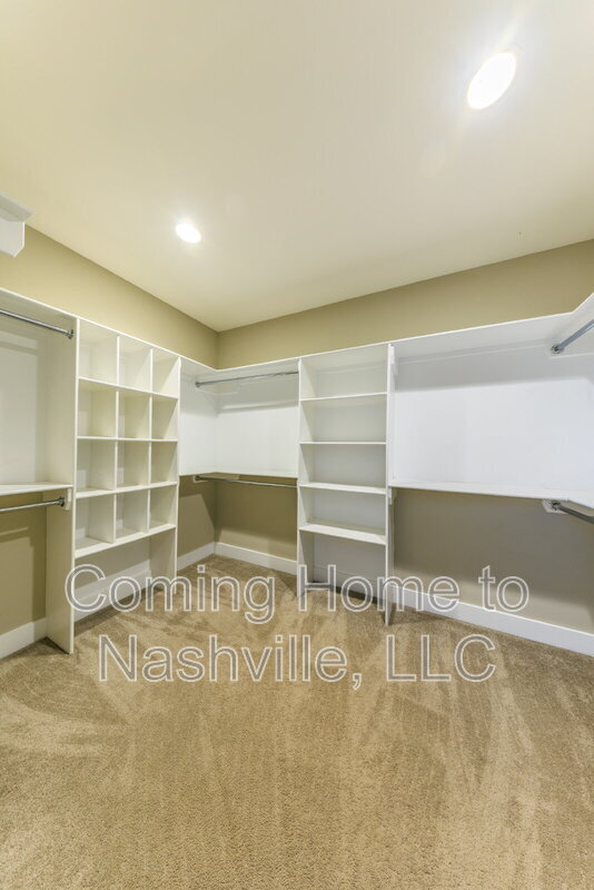 Building Photo - 2221 24th Ave N