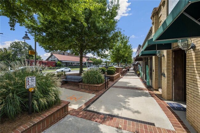 Building Photo - 266 Balaban Cir