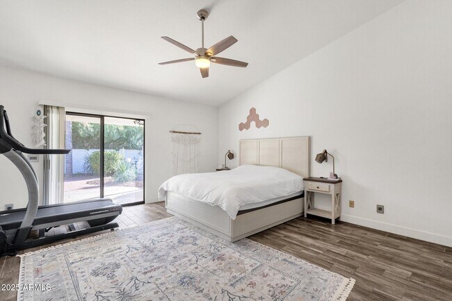 Building Photo - 5015 E Karen Dr