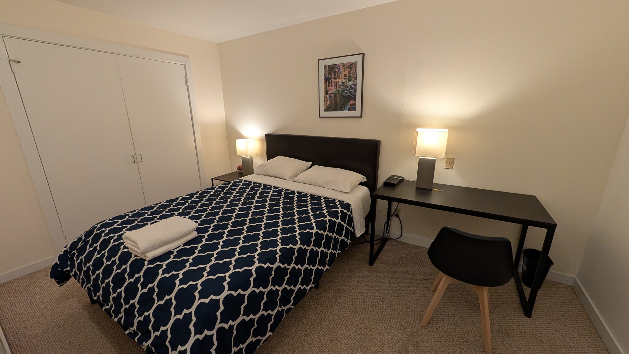 Cosy bedroom - 4654 Charleston Ter NW