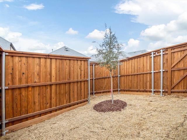 Building Photo - 2036 Almassera Dr