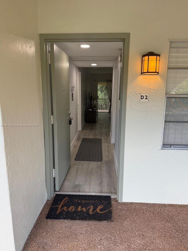 Building Photo - 1102 Bahama Bend