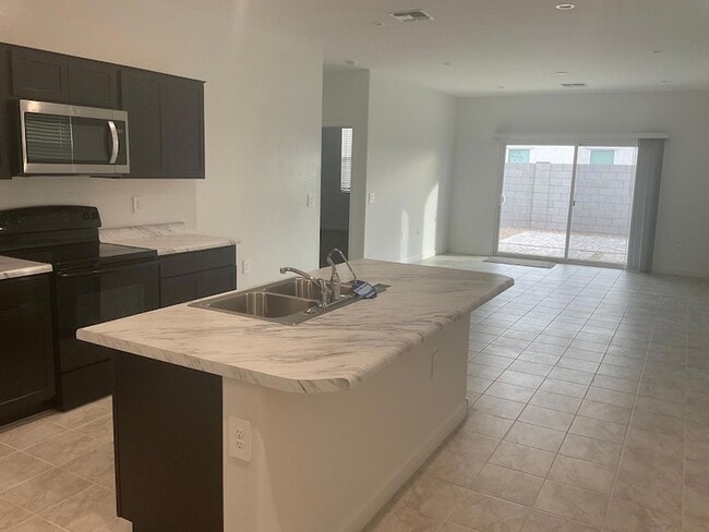 Building Photo - 3375 W Stanton Ave