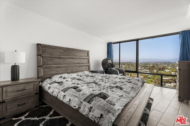 Building Photo - 4316 Marina City Dr