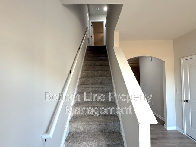 Building Photo - 8128 Stonemere Ln