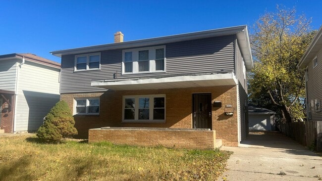 Building Photo - 5922 N 84th St