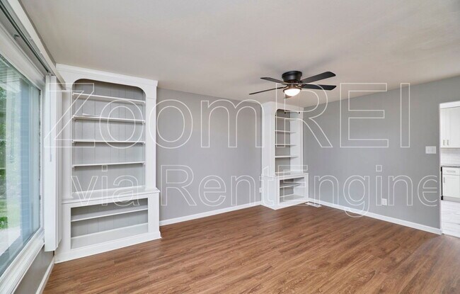 Building Photo - 2400 E Humes Ln