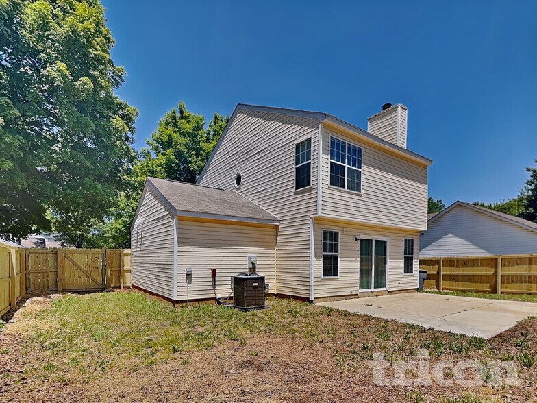 Building Photo - 11136 White Stag Dr