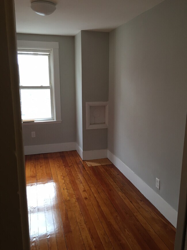 Building Photo - 17 Stratton Ter