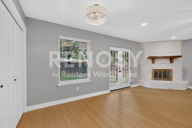 Building Photo - Completely Refreshed Arlington Home