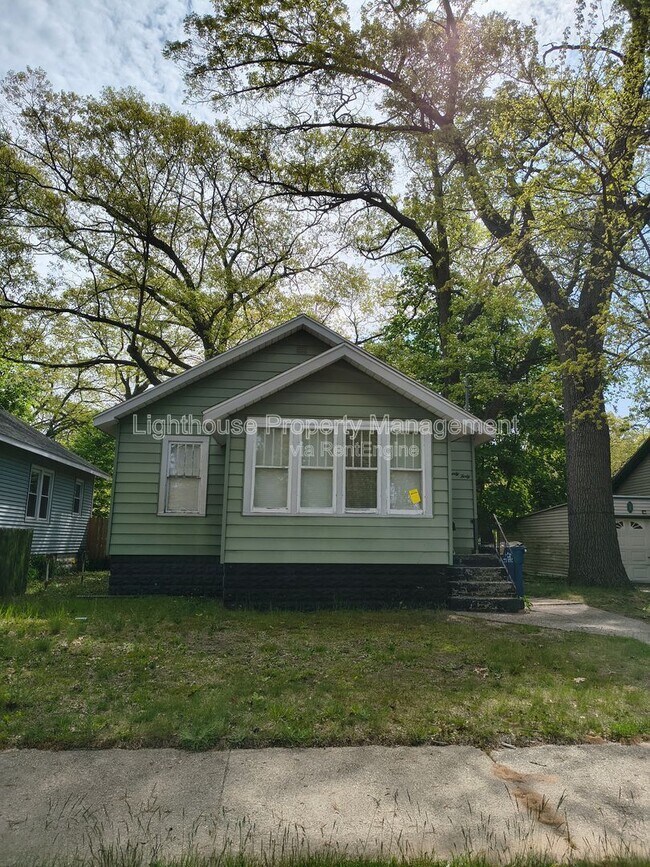 Building Photo - 3040 Temple St