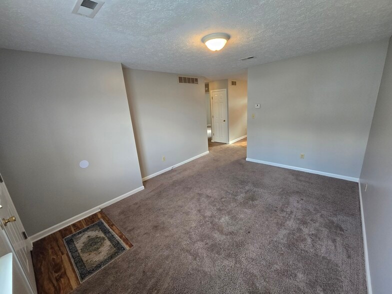 Building Photo - 114 Herring Hts