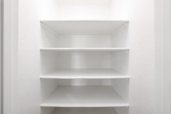 Building Photo - COMING SOON!! INCREDIBLE 5-BEDROOM 3 BATH, ALMOST 4000 SFT IN CORE CHANDLER