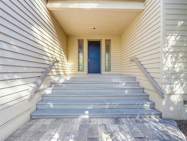 Building Photo - 1351 Willow Brk Dr