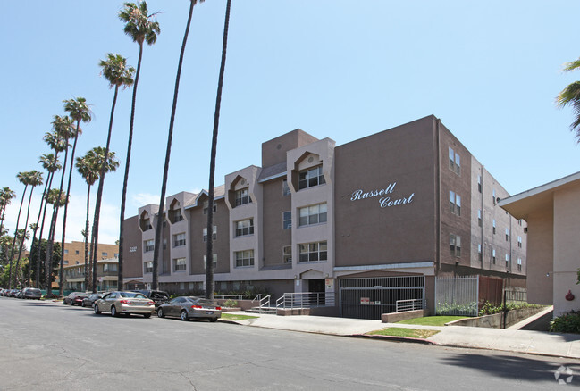 Building Photo - Russell Court Apartments