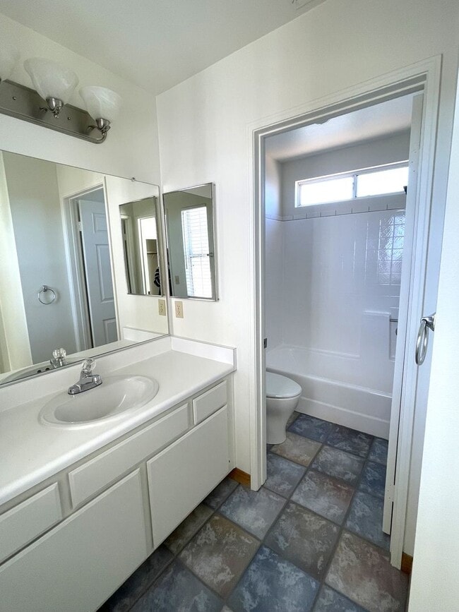 Building Photo - Two Story Glen Ellen Home