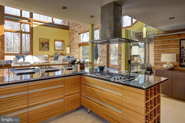 Building Photo - 1127 Winding Dr