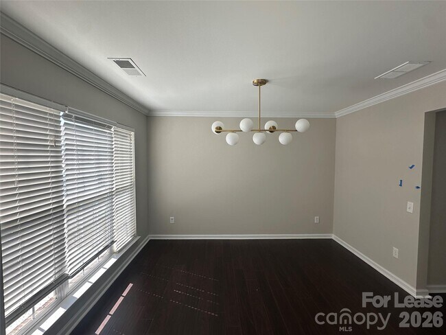 Building Photo - 6816 Southbrook Dr