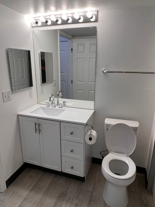 New bathroom - 2575 S Syracuse Way