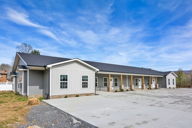 Building Photo - 23 Michigan Ln