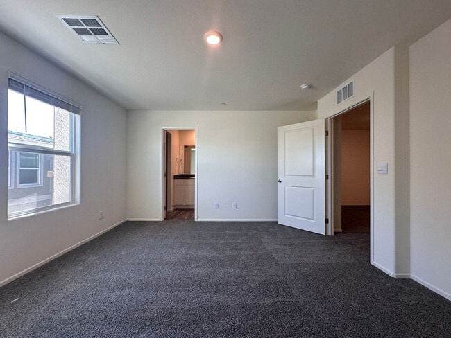 Building Photo - BRAND NEW 3 BEDROOM TOWNHOUSE W/LOFT