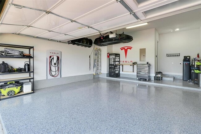 Building Photo - 702 Tomichi Trl