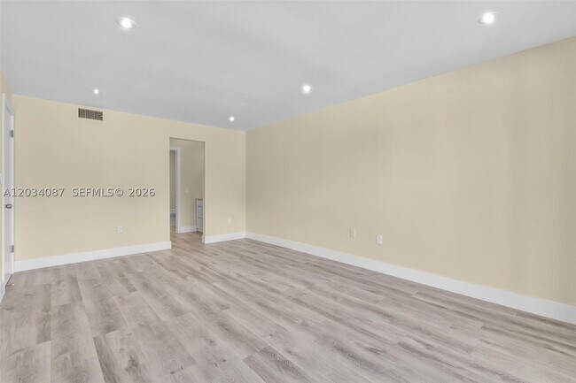 Building Photo - 9124 Collins Ave