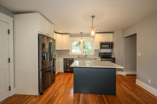 Building Photo - 49 N Amherst Rd