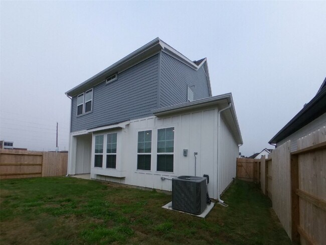 Building Photo - 22859 Terrazzo Dr