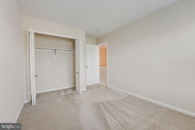 Building Photo - 13316 Colchester Ferry Pl