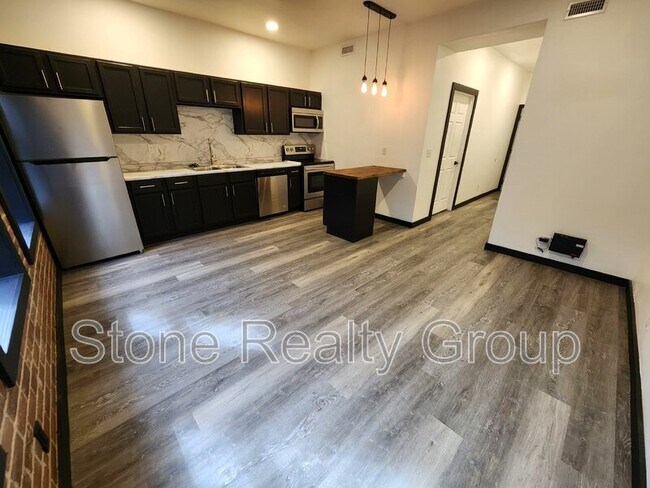 Building Photo - 2170 N 13th St