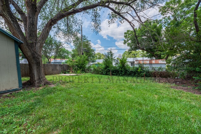 Building Photo - 5714 E Harry St