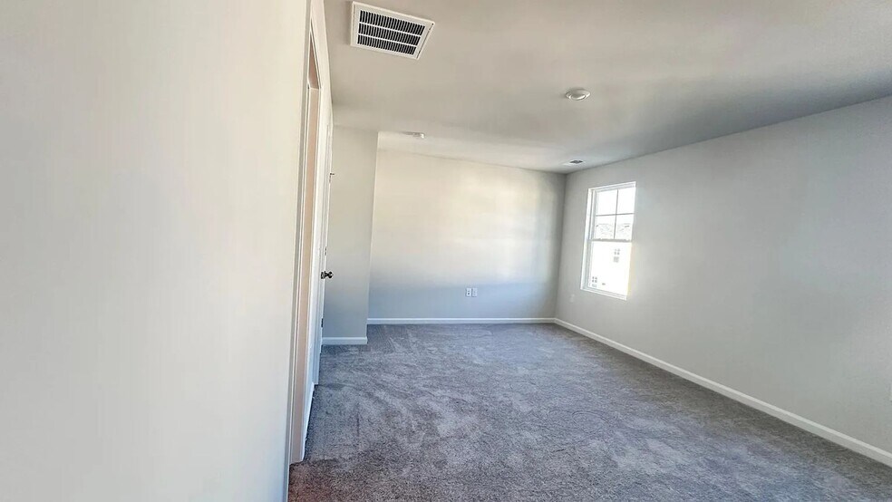 Building Photo - 2439 Kasota Ln