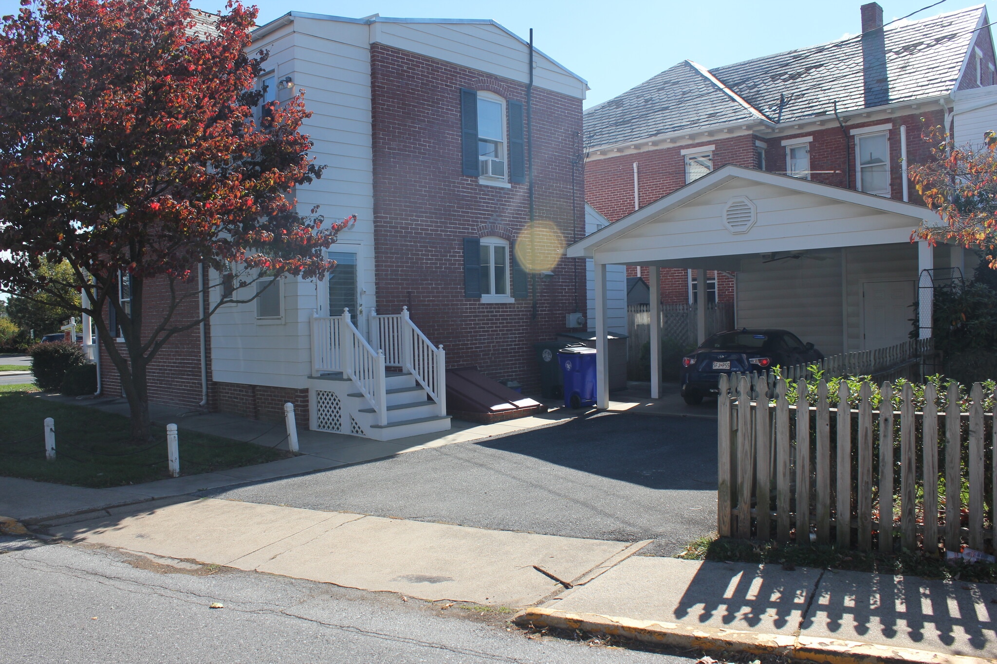 back door, car port, driveway - 925 North Market Street