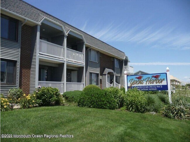 Building Photo - 1382 Ocean Ave