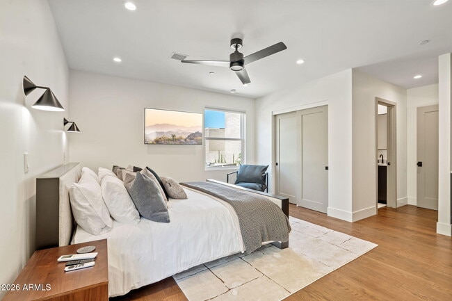 Building Photo - 6916 E 2nd St