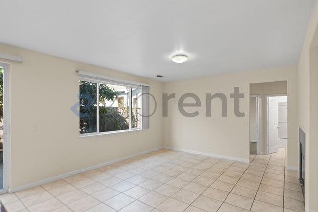 Building Photo - 709 Buriat St