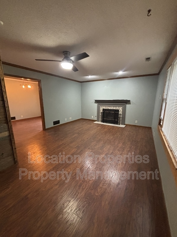 Building Photo - 2113 Atchison Ave