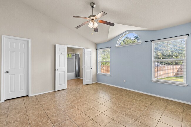 Building Photo - 6505 Vista View Dr