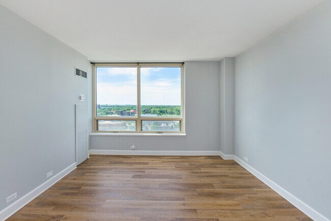 Building Photo - 3320 Spinnaker Ln