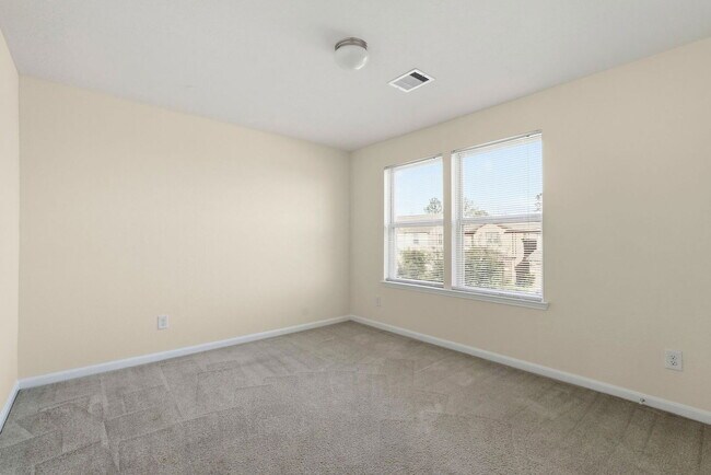 Building Photo - 13111 Mills Grove Dr