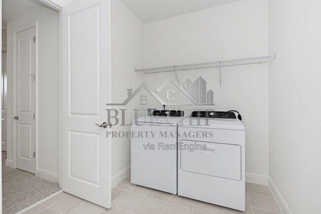 Building Photo - 1217 Pampus Dr
