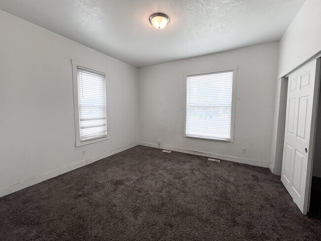 Building Photo - 778 S 400 E